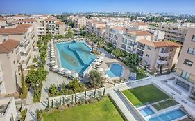艾丽西亚公园豪华度假公寓 Paphos Exterior photo