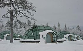 卡克斯劳塔宁阿克蒂克度假酒店 - 圆顶小屋和小木屋 萨利色尔卡 Exterior photo
