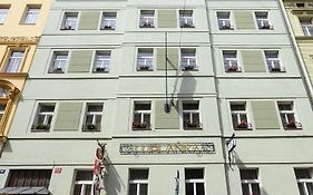 卢比兰卡公寓酒店 布拉格 Exterior photo