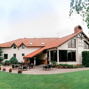 茉莉酒店 Owińska Exterior photo