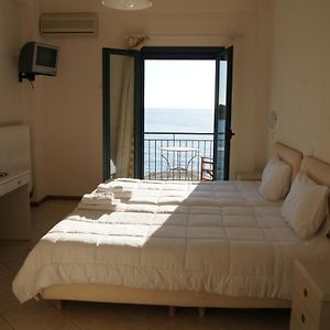 卡德哈米利Gorgones, Sea-Front, Great View公寓式酒店 Exterior photo