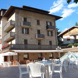 Hotel Carrara 塞里诺 Exterior photo