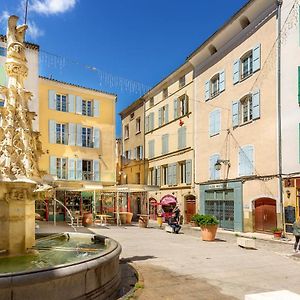 Provence Au Coeur Appart Hotels 福卡尔基耶 Exterior photo