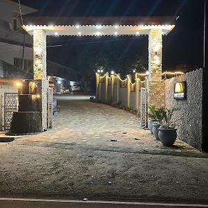 波普斯餐厅酒店 Pālampur Exterior photo