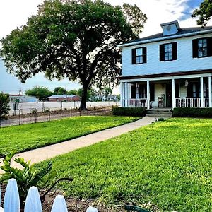 Pennoli Bed And Breakfast Gatesville Exterior photo