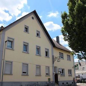 Karlsdorf-Neuthard Gasthaus Zum Ritter酒店 Exterior photo
