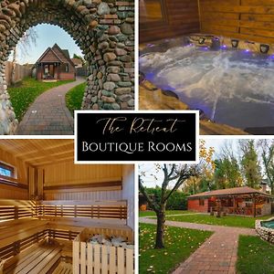 The Retreat Sauna & Hot Tub Boutique Rooms Great Paxton Exterior photo