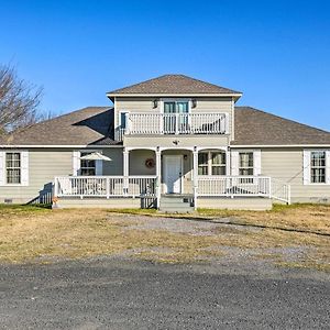 Peaceful Atascosa Home With Balcony And Deck! Lytle Exterior photo