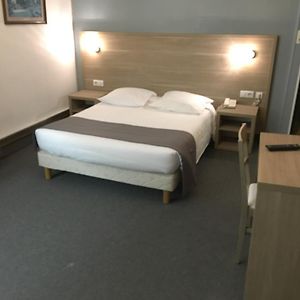 Hotel De La Poste 莱鲁斯 Room photo