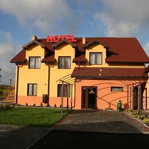波兰库兹尼亚奥博扎酒店 Łysomice Exterior photo