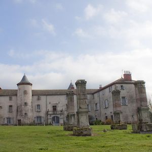 尚特劳兹城堡酒店 Olliergues Exterior photo