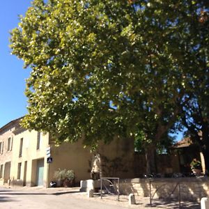 Cafe De L'Univers Arpaillargues-et-Aureillac Exterior photo