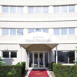 Hotel Donizetti 拉里奥 Exterior photo