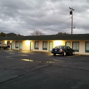 Quick Stop Motel Round Prairie Exterior photo