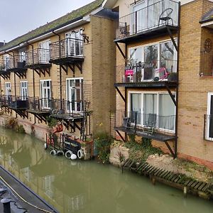 Waterfront Apartment In The Heart Of St Neots Exterior photo