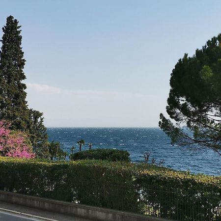 加尔多内-里维耶拉 Saturnia酒店 外观 照片