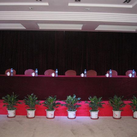 Qinghai Yile Hotel 西宁 外观 照片