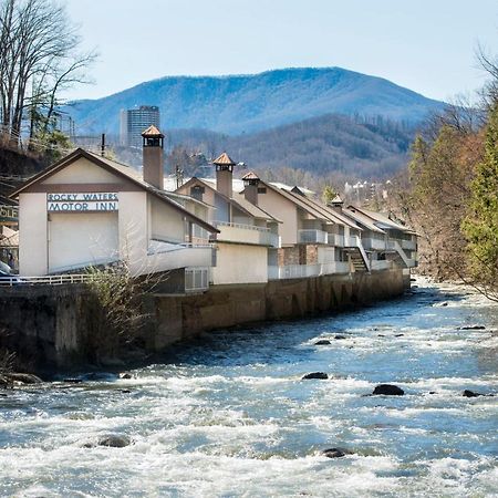 岩石水域汽车旅馆 蓋特林堡 外观 照片