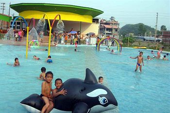Chachawhee Funpark Resort 博卡拉 外观 照片