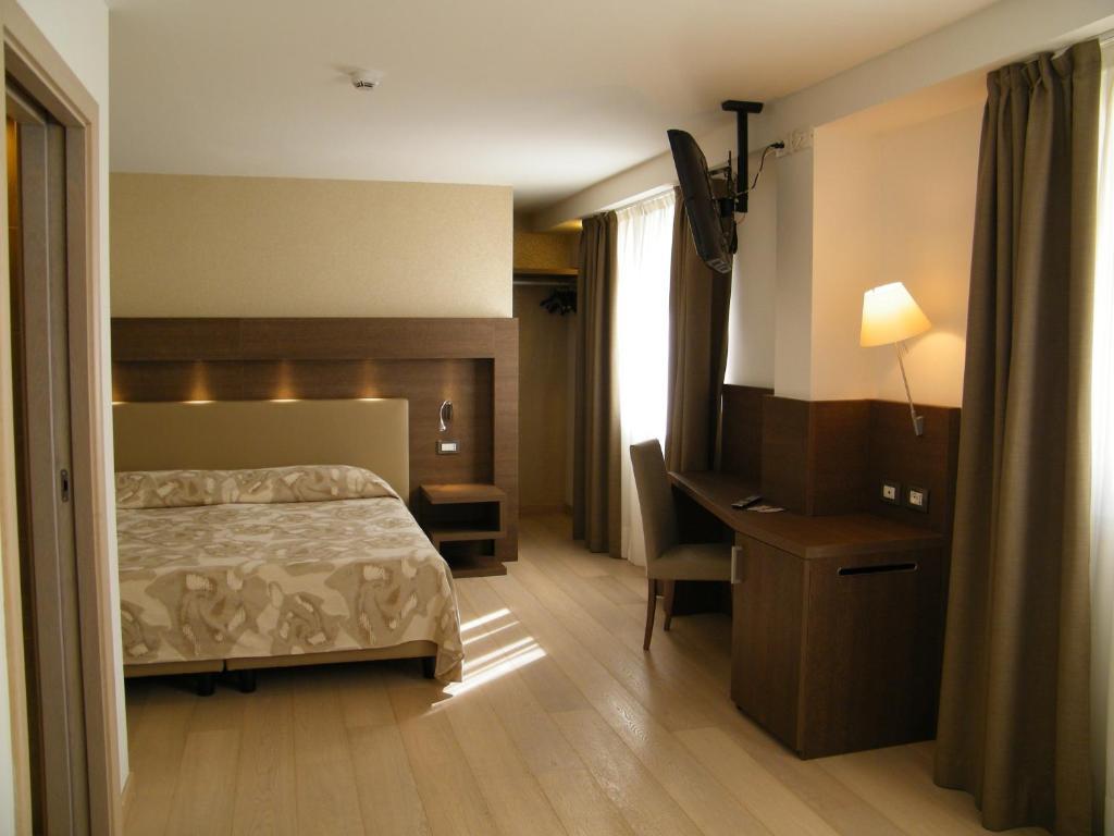 米拉蒙缇大酒店 帕苏德尔托纳莱 客房 照片