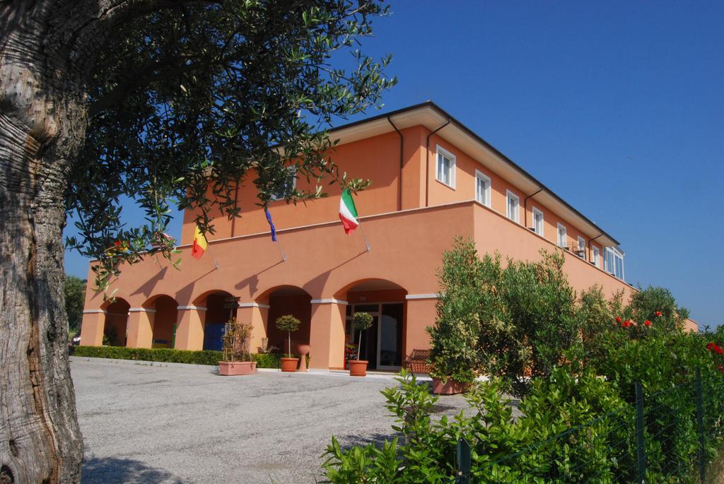 Villa Susanna Degli Ulivi - Resort & Spa 科隆内拉 外观 照片
