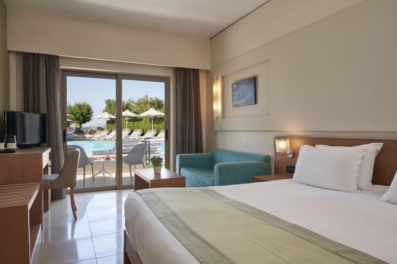 Atlantica Amalthia Beach Hotel - Adults Only Agia Marina 外观 照片