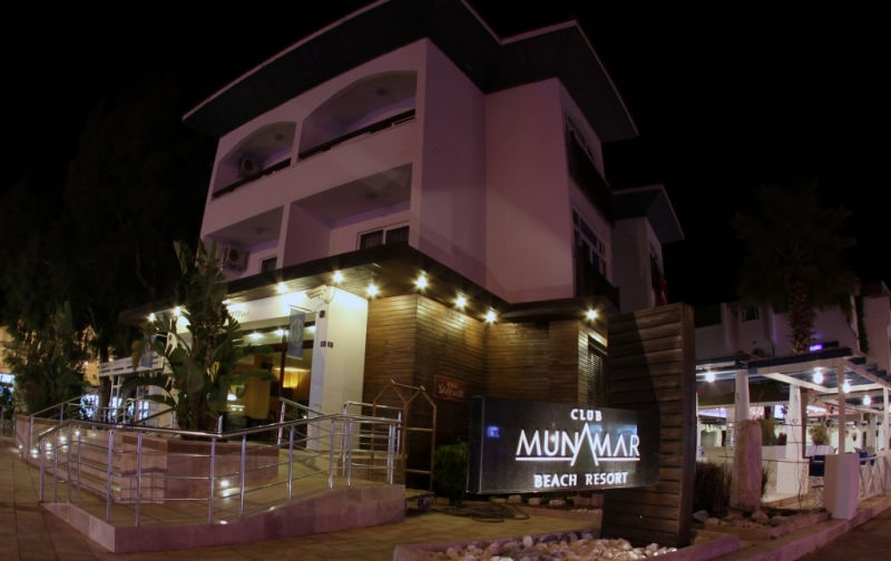 Club Munamar Beach Resort Hotel 马尔马里斯 外观 照片