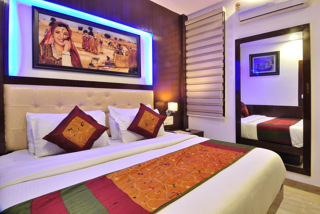 尼尔玛哈入住客房酒店 新德里 客房 照片