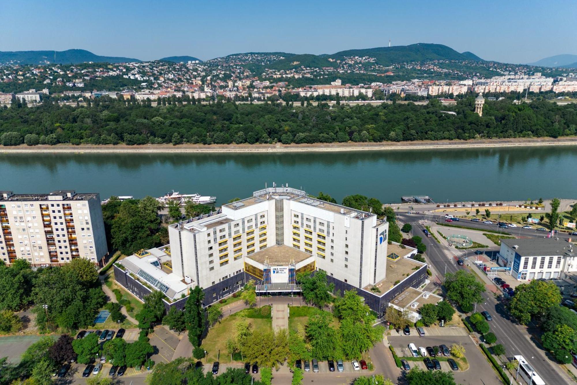 贺莉亚丹乌比斯酒店 布达佩斯 外观 照片