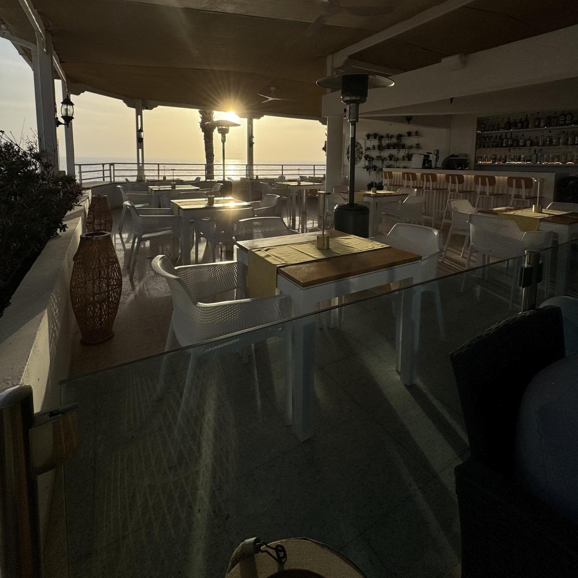 瓦拉齐亚海滩套房酒店-仅限成人 Paphos 外观 照片