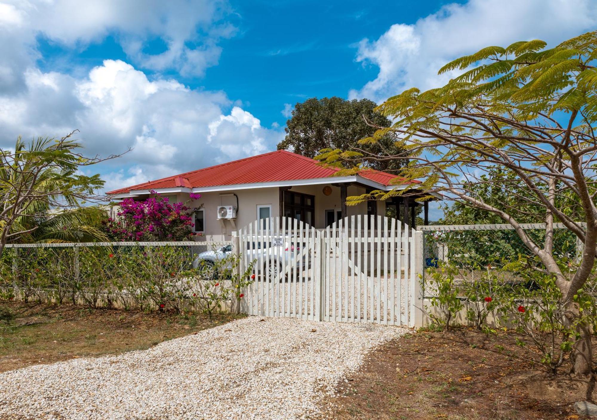 Almond Beach Resort At Jaguar Reef 霍普金斯 外观 照片