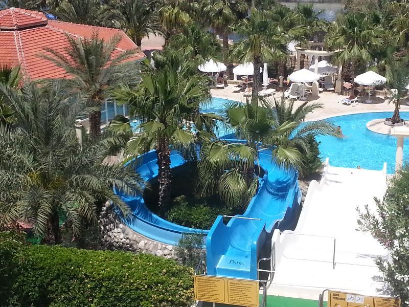 Oscar Resort Hotel 凯里尼亚 外观 照片