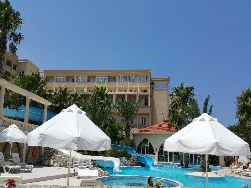 Oscar Resort Hotel 凯里尼亚 外观 照片