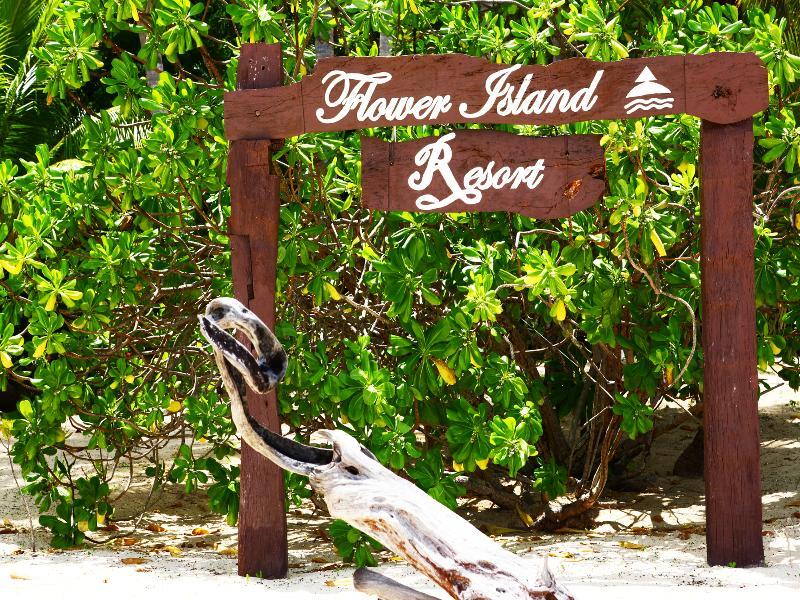 Flower Island Resort 泰泰 外观 照片