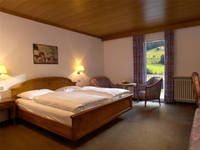 Hotel Touring Dolomites Santa Cristina Val Gardena 外观 照片