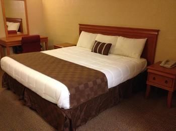 Economy Express Inn Henryetta 外观 照片