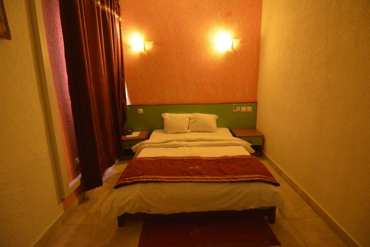 Merina Hotel Yaoundé 外观 照片