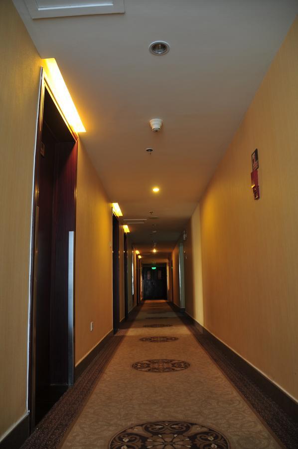 Urumqi Jingu Hotel 外观 照片