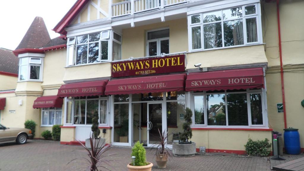 Skyways Hotel 斯劳 外观 照片