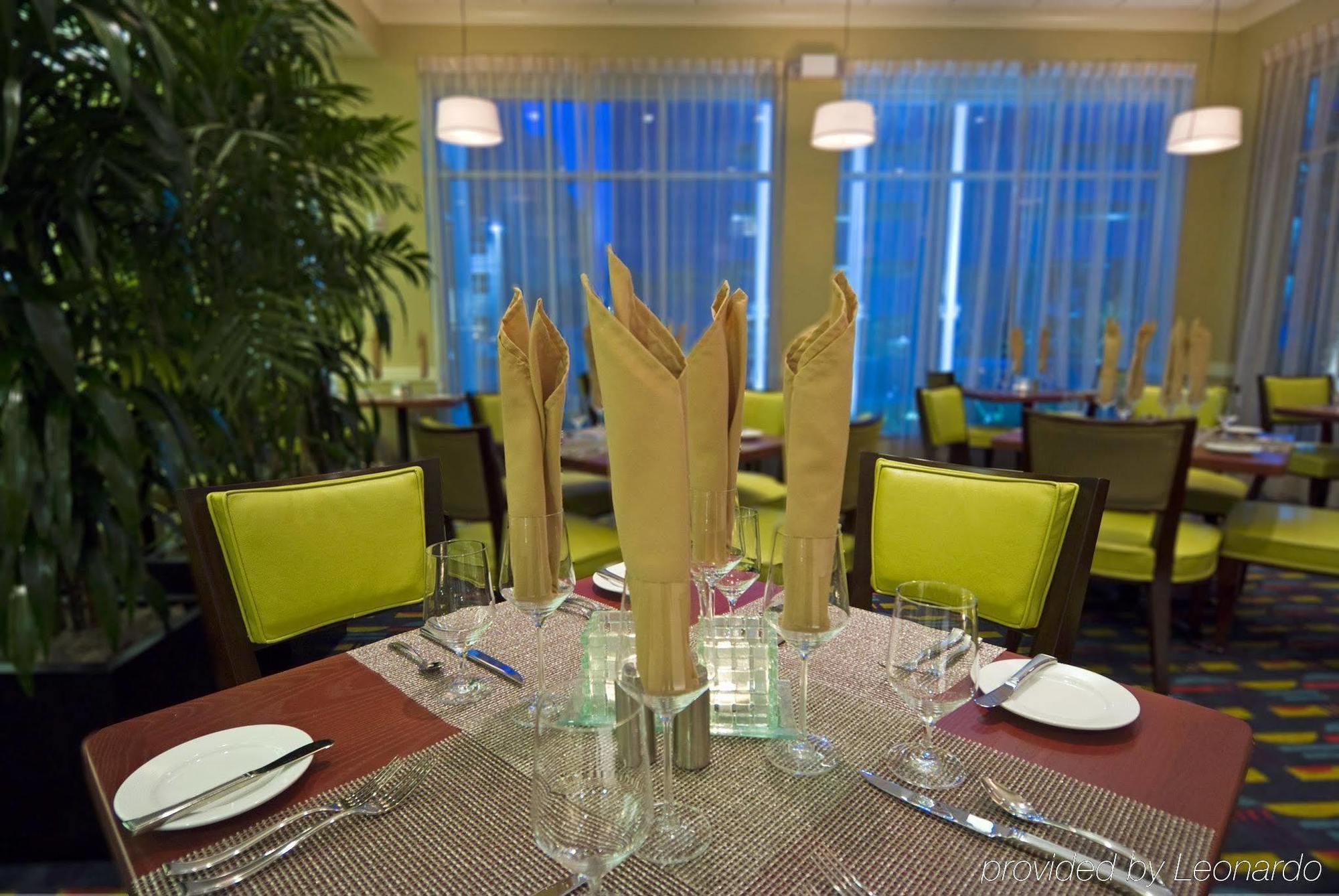 坦帕机场/韦斯特舒尔希尔顿花园酒店 餐厅 照片