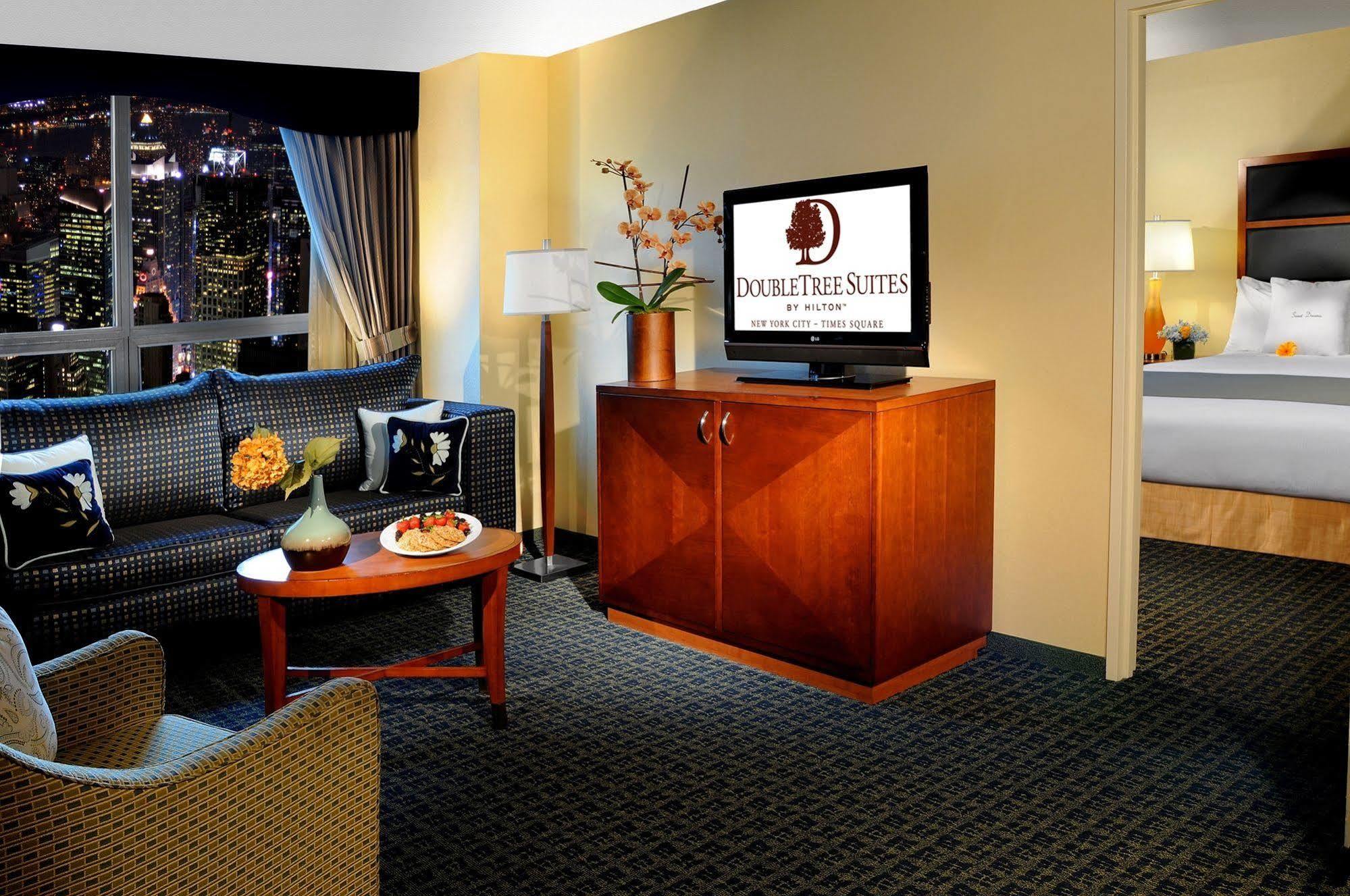 Doubletree Suites By Hilton Nyc - Times Square 纽约 客房 照片