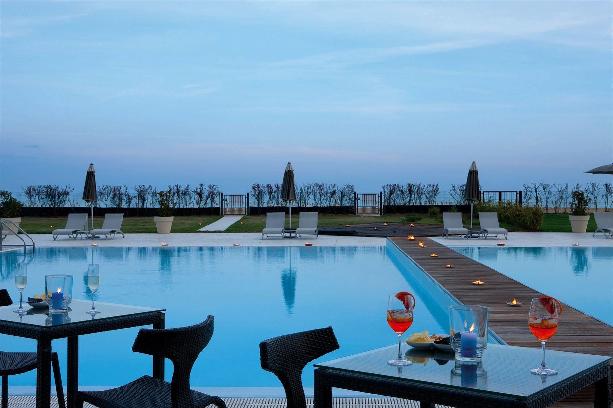 亚得里亚海皇宫酒店 利多迪迪耶索洛 外观 照片