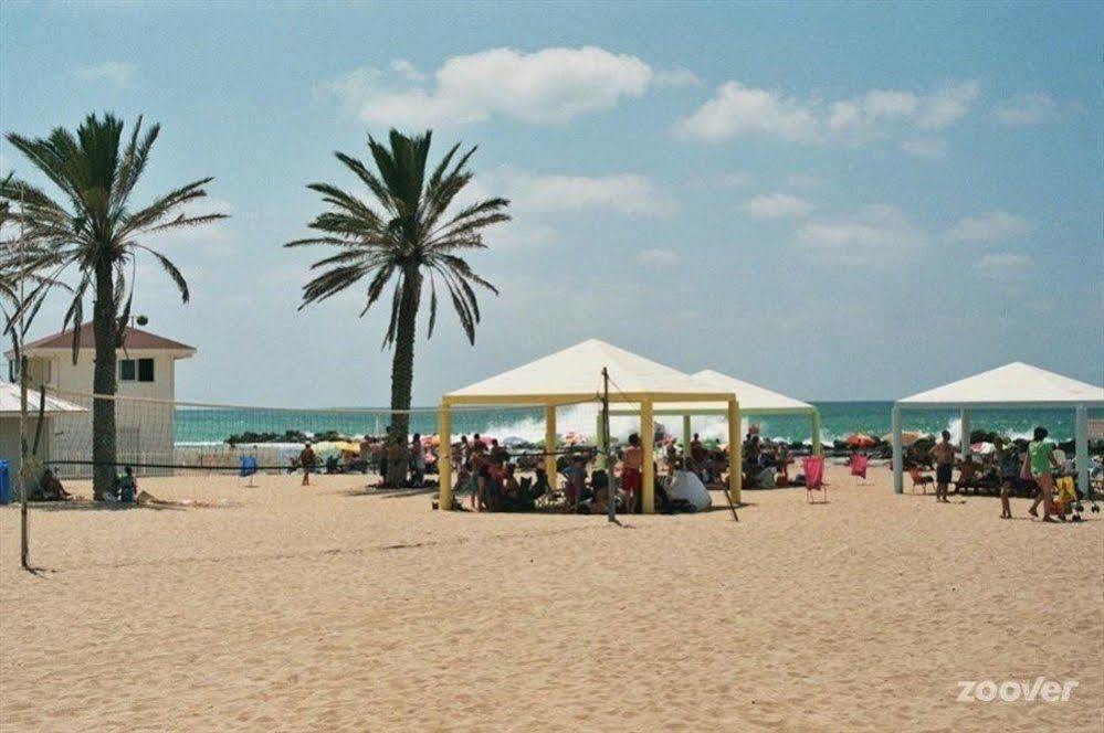 纳哈里亚海滩棕榈招待所别墅 外观 照片