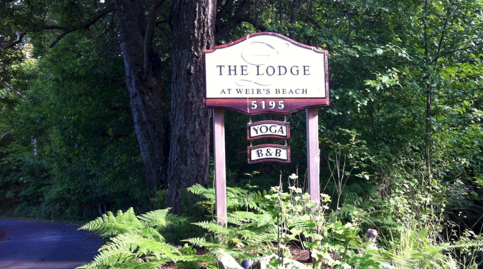 The Lodge At Weir'S Beach Metchosin 外观 照片