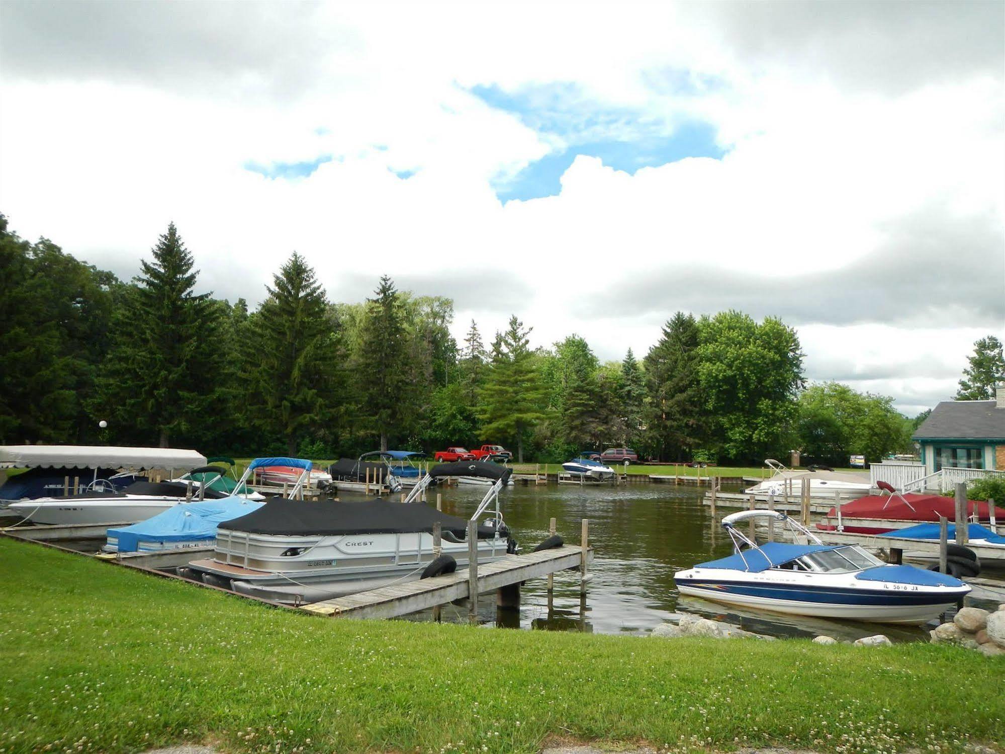 Waterfront Hotel And Marina Johnsburg 外观 照片