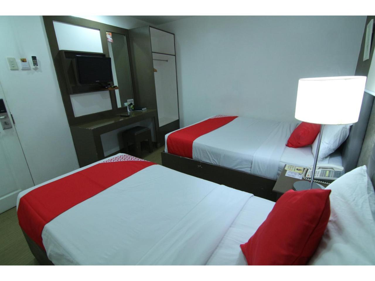 Oyo 24H City Hotel Near Makati Medical Center 马尼拉 外观 照片