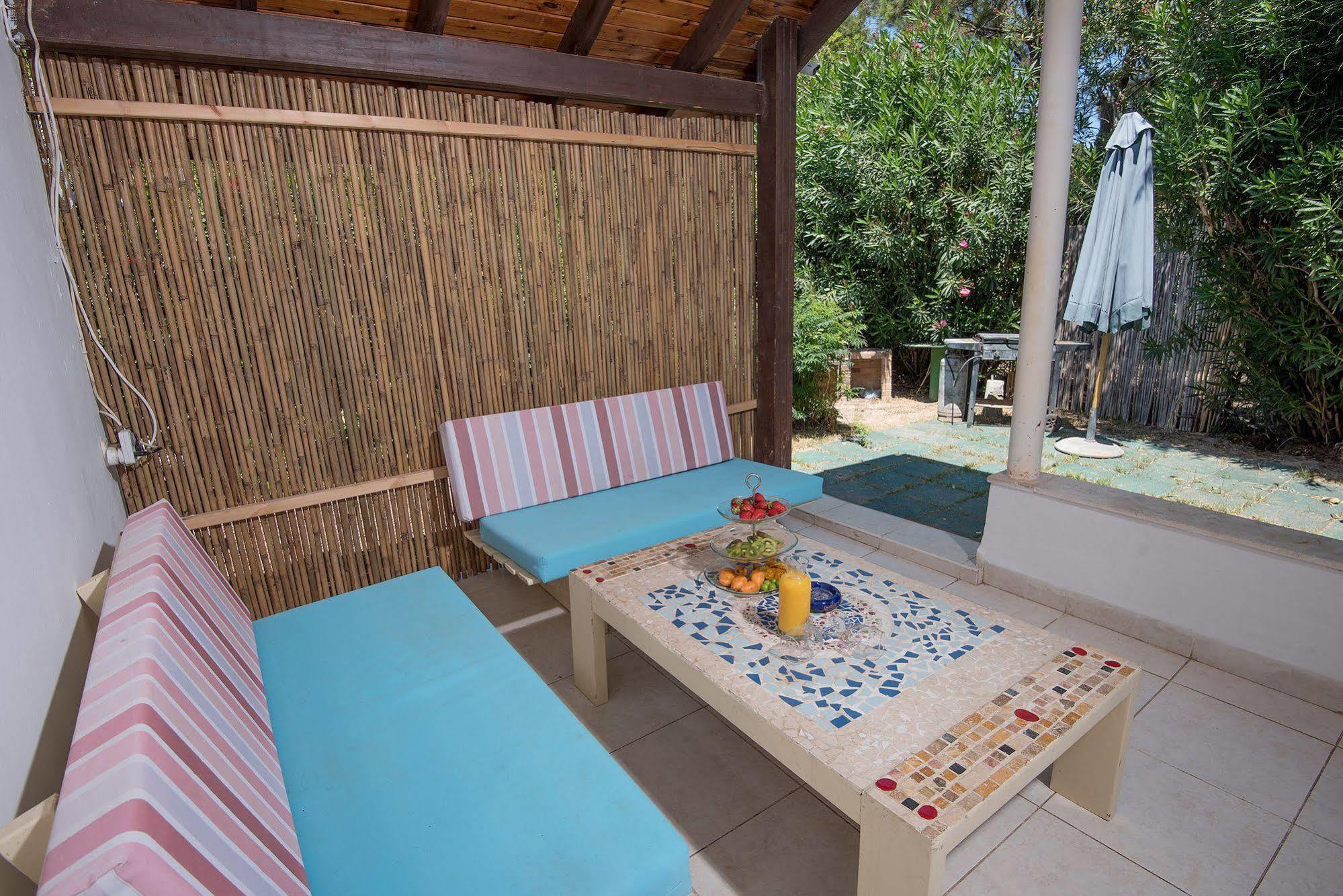 纳哈里亚海滩棕榈招待所别墅 外观 照片