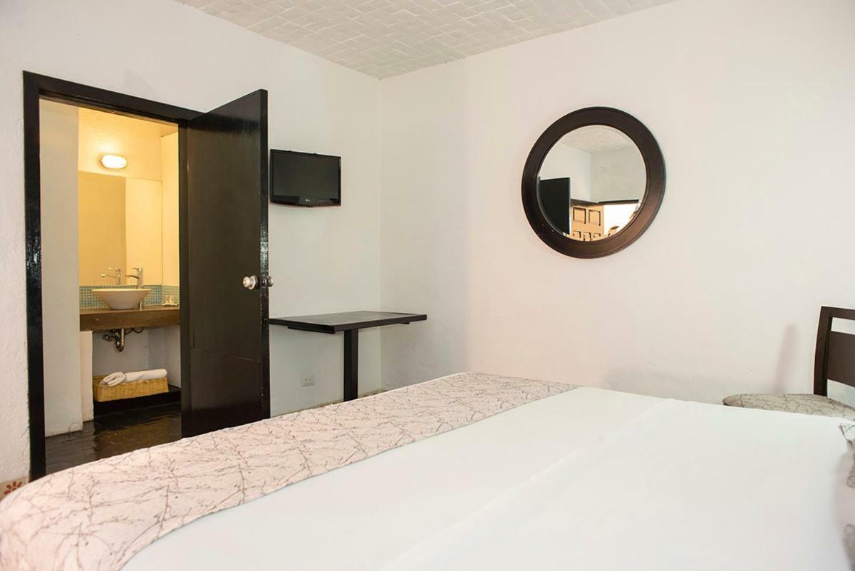 Hotel Suites Dali 圣米格尔－德阿连德 外观 照片