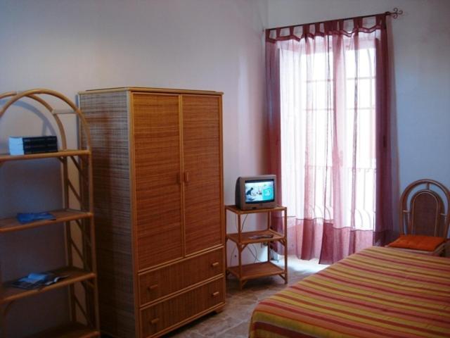 卡赛瓦肯西阿尔可巴雷诺酒店 利帕里 客房 照片