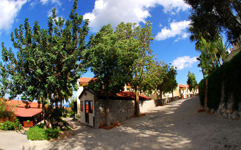 贝拉派斯修道院度假村 凯里尼亚 外观 照片
